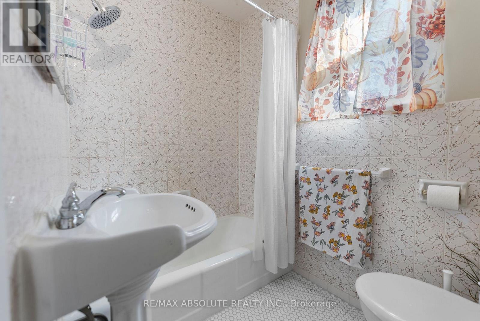 61 Third Avenue, Arnprior, ON - Indoor Photo Showing Bathroom