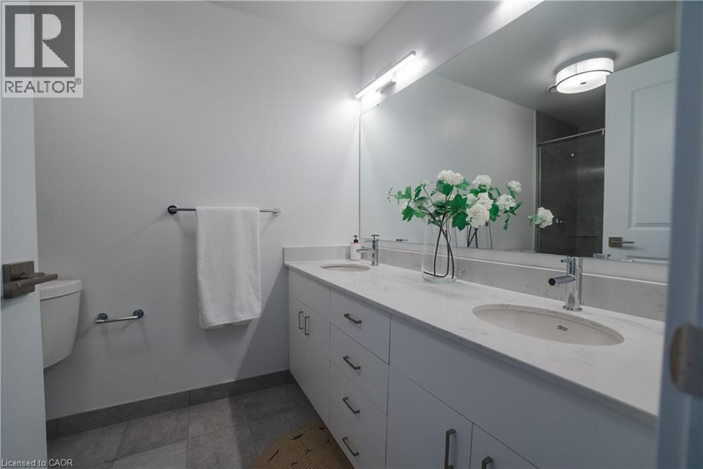 15 Glebe Street Unit# 1701, Cambridge, ON - Indoor Photo Showing Bathroom