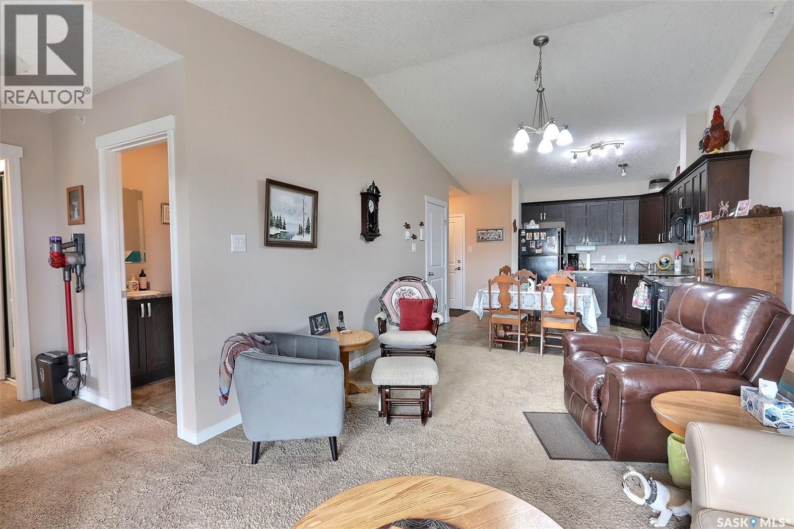 401 1501 15Th Street E, Prince Albert, SK - Indoor Photo Showing Other Room