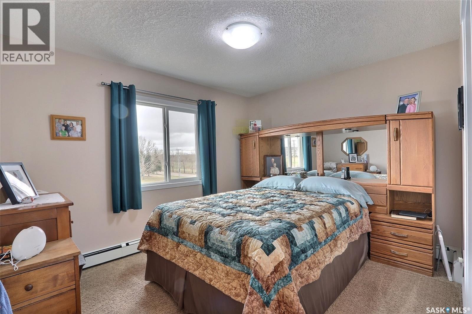 401 1501 15Th Street E, Prince Albert, SK - Indoor Photo Showing Bedroom