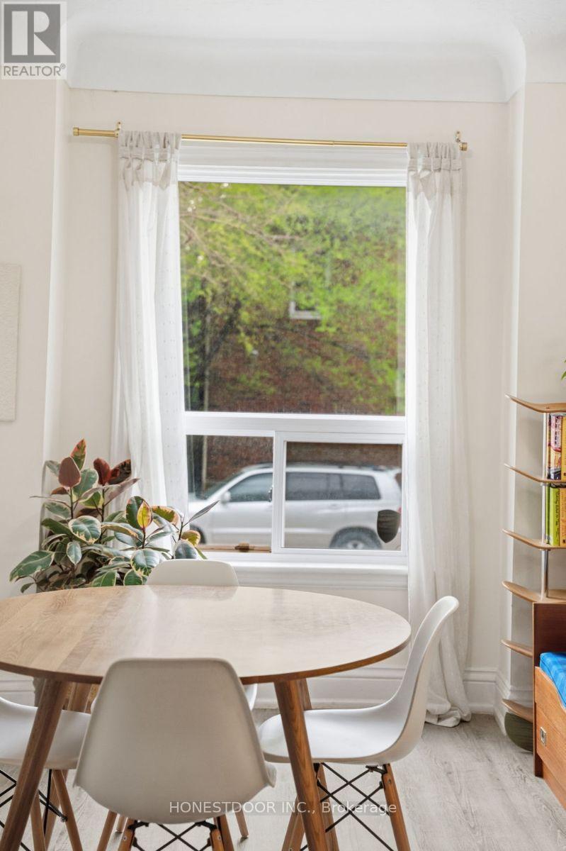 74 Tisdale Street N, Hamilton, ON - Indoor Photo Showing Dining Room