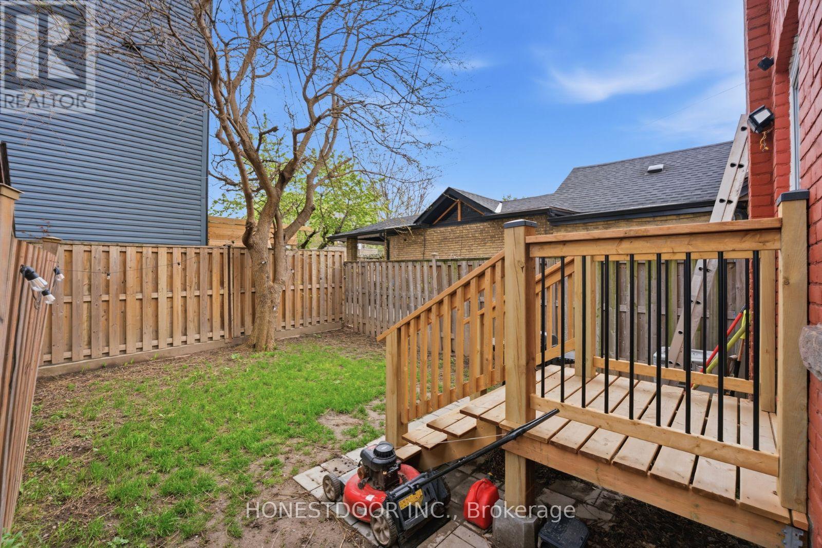 74 Tisdale Street N, Hamilton, ON - Outdoor
