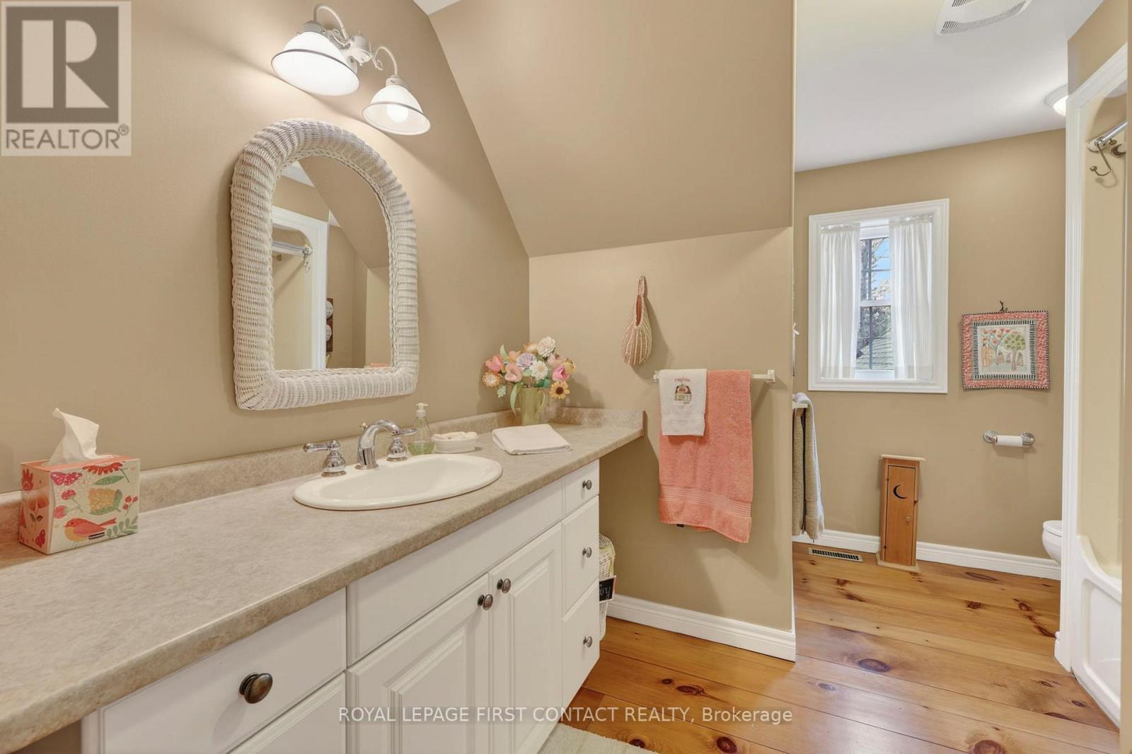 26 Paddy Dunn'S Circle, Springwater, ON - Indoor Photo Showing Bathroom