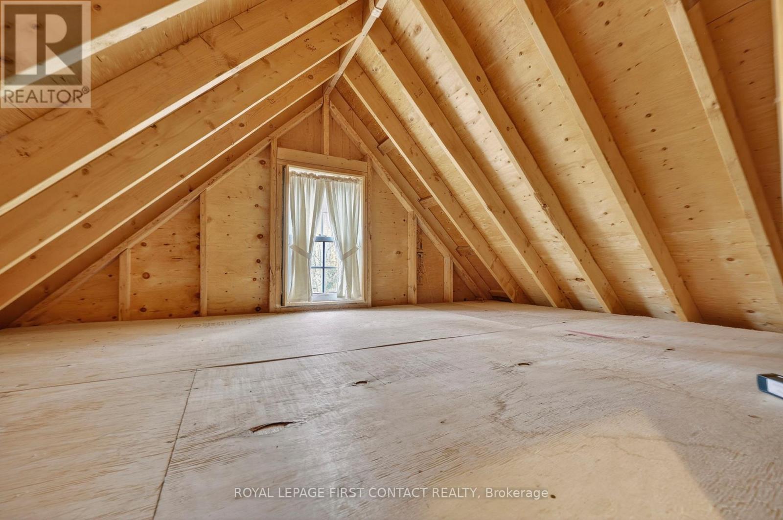 26 Paddy Dunn'S Circle, Springwater, ON - Indoor Photo Showing Other Room
