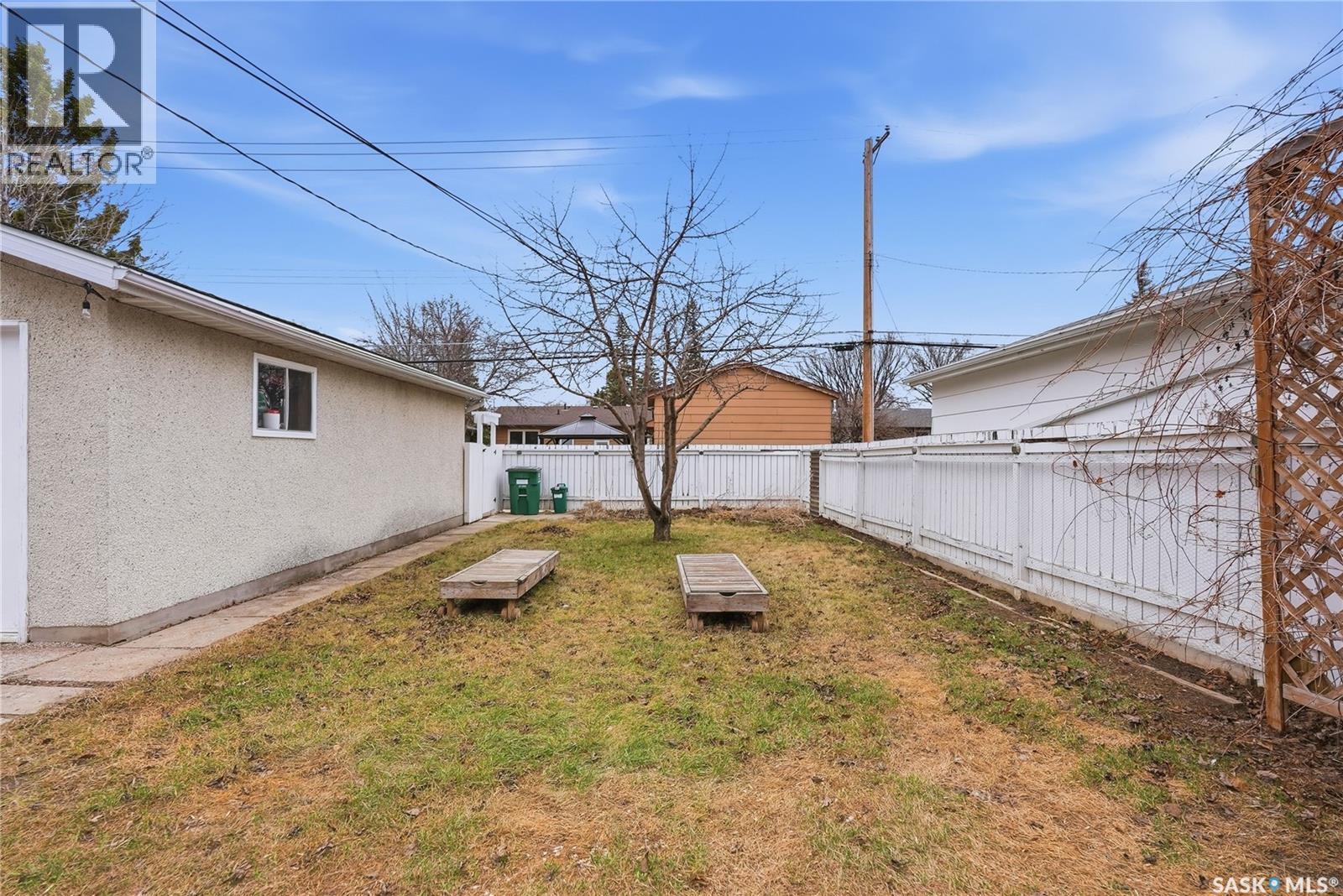 4 Dunning Crescent, Saskatoon, SK - Outdoor