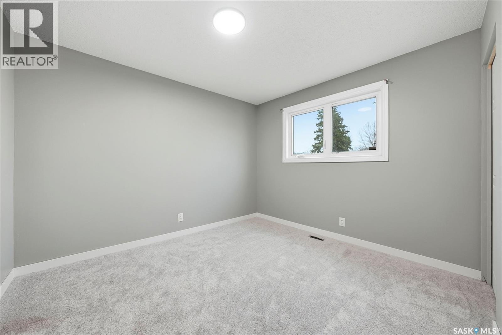 3581 33Rd Street W, Saskatoon, SK - Indoor Photo Showing Other Room