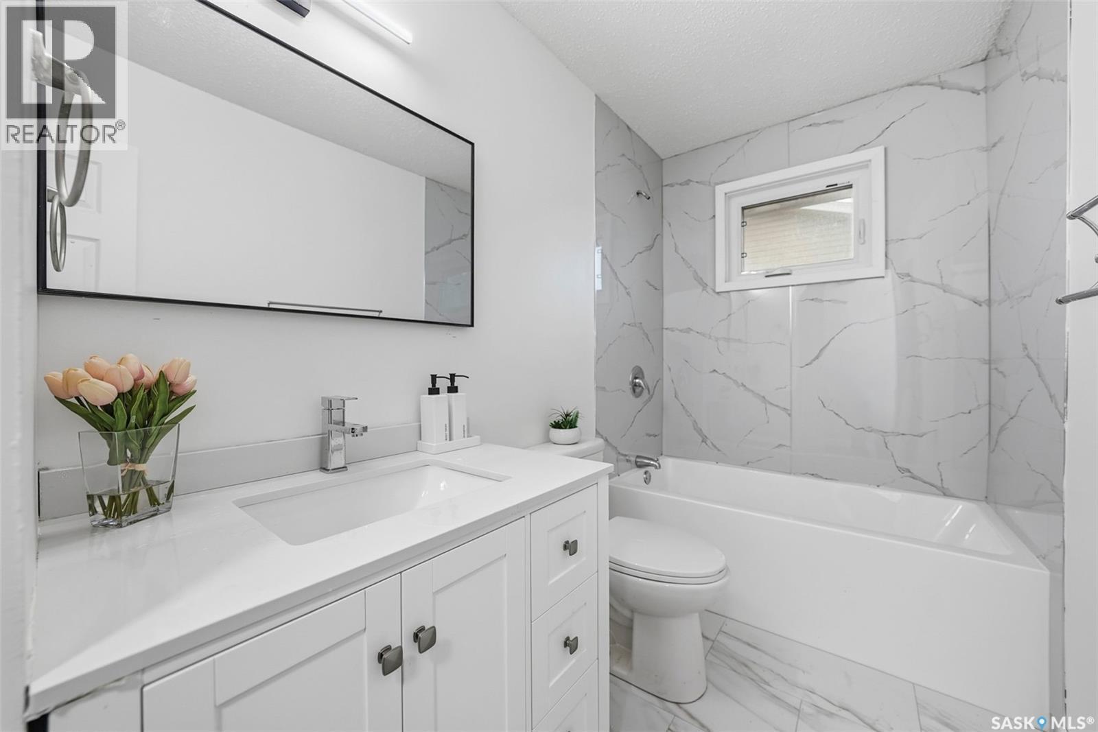 3581 33Rd Street W, Saskatoon, SK - Indoor Photo Showing Bathroom