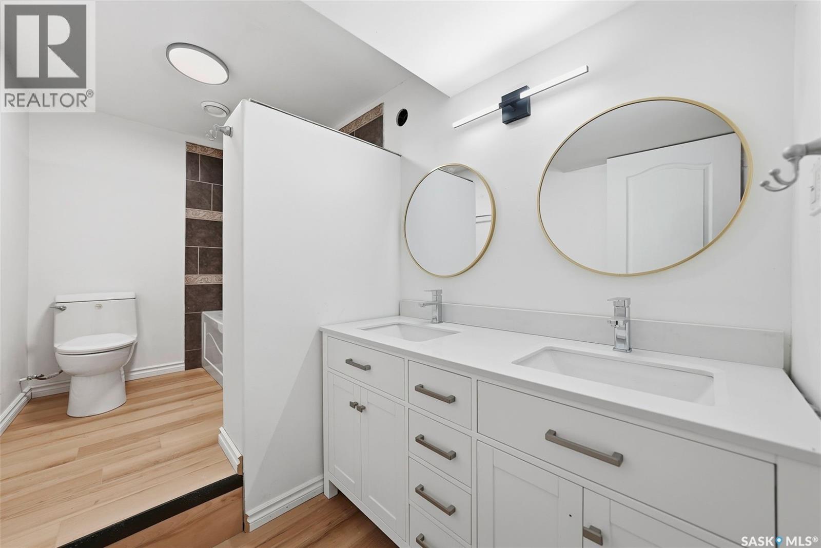 3581 33Rd Street W, Saskatoon, SK - Indoor Photo Showing Bathroom