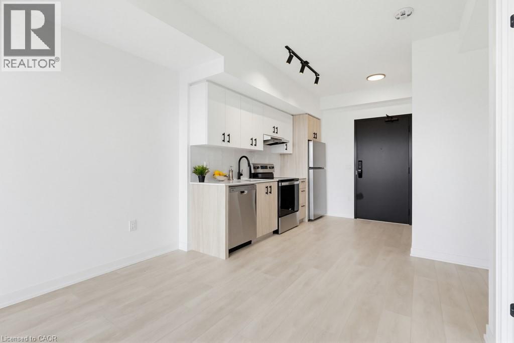 4878 Powers Common Unit# D1104, Burlington, ON - Indoor Photo Showing Kitchen
