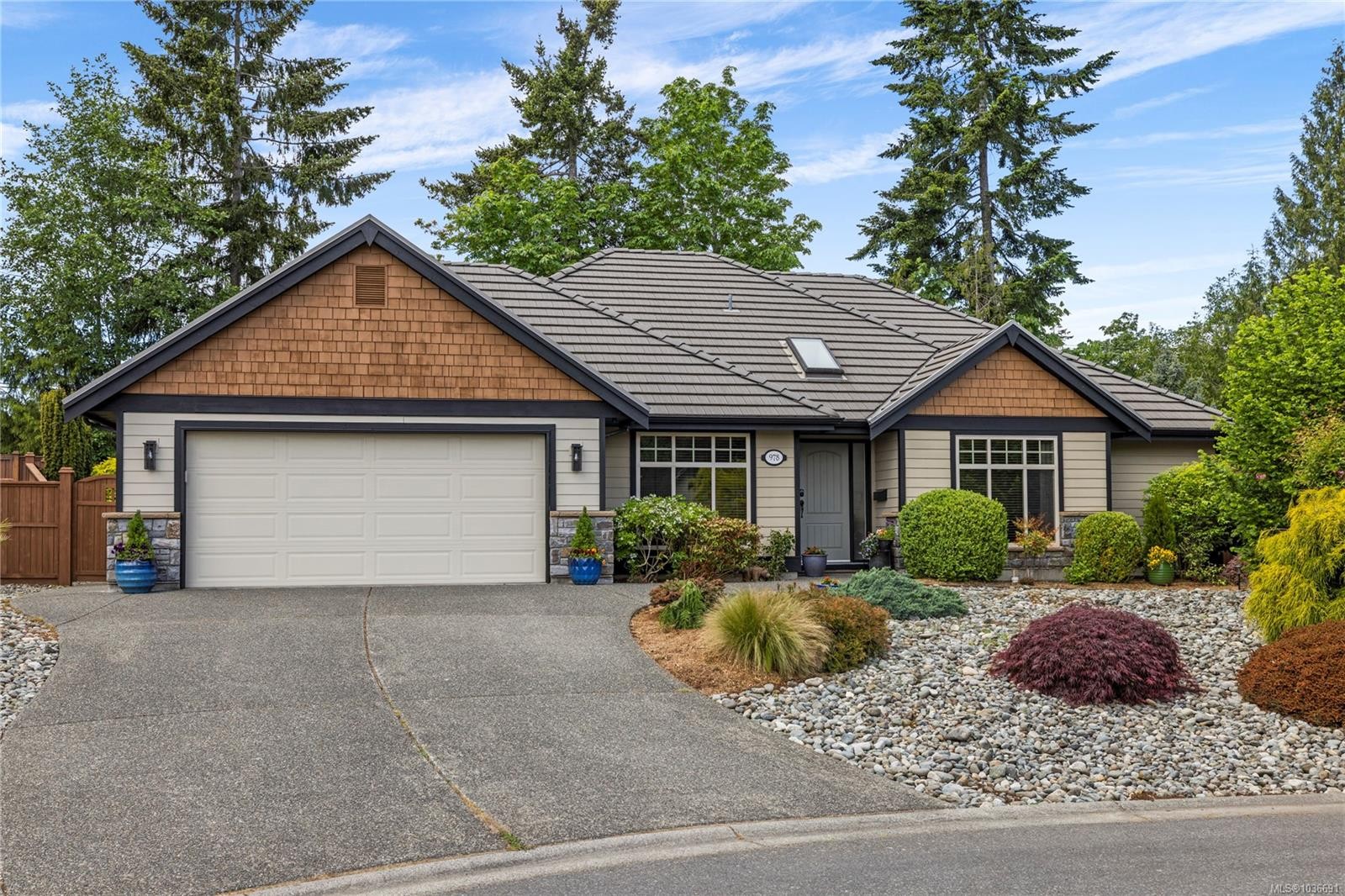 978 Cantebury Pl, Qualicum Beach, BC