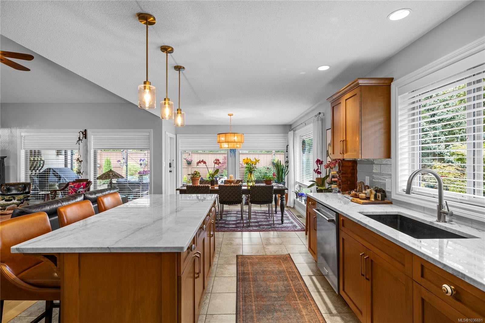 978 Cantebury Pl, Qualicum Beach, BC