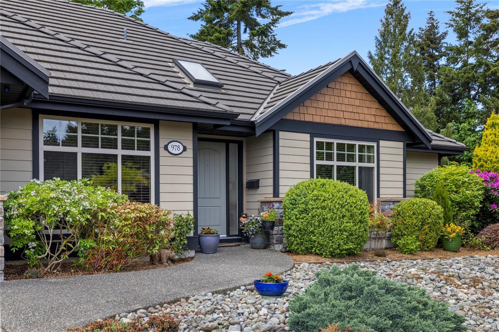 978 Cantebury Pl, Qualicum Beach, BC