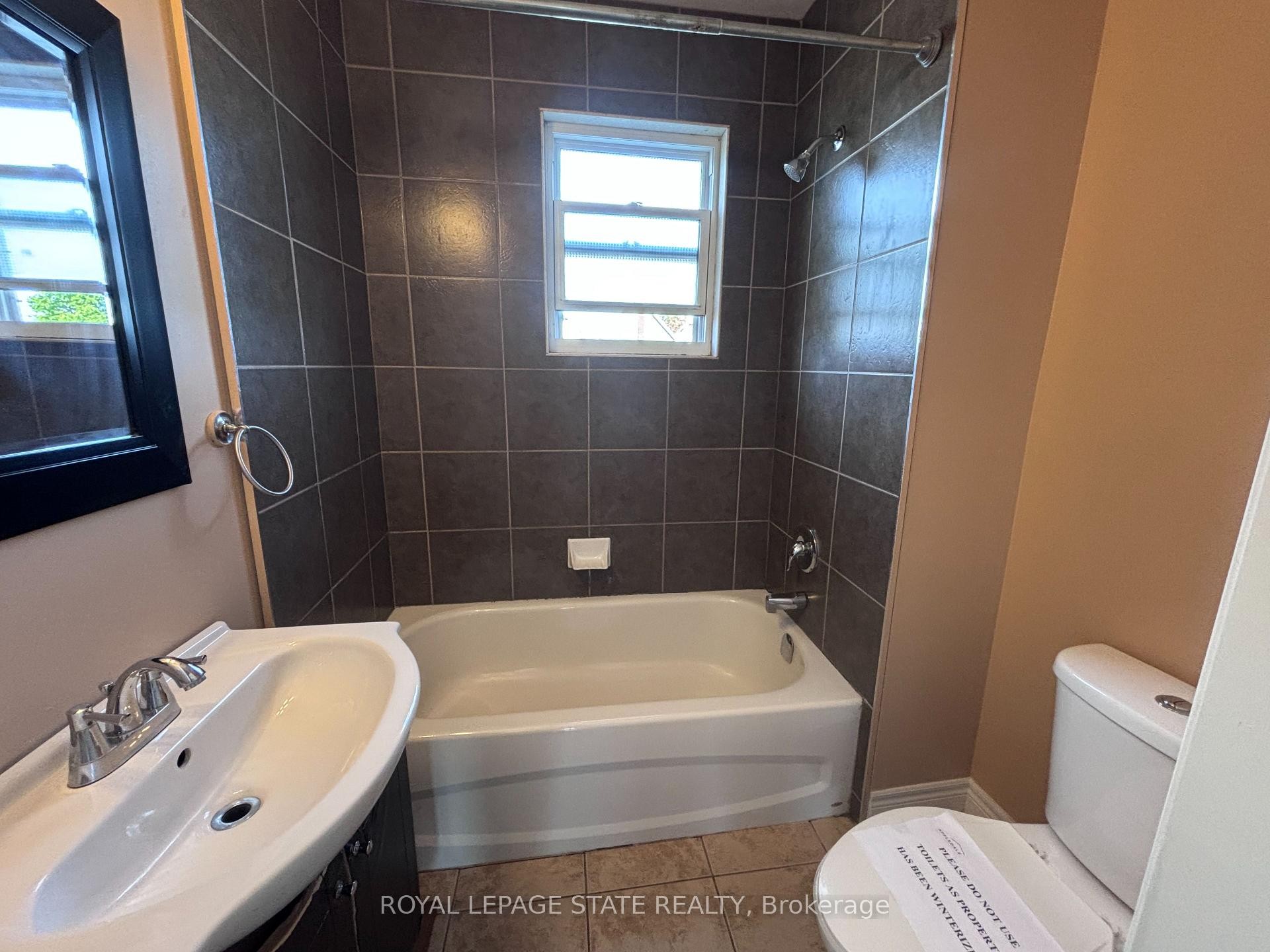 109 Belview Avenue, Hamilton, ON - Indoor Photo Showing Bathroom