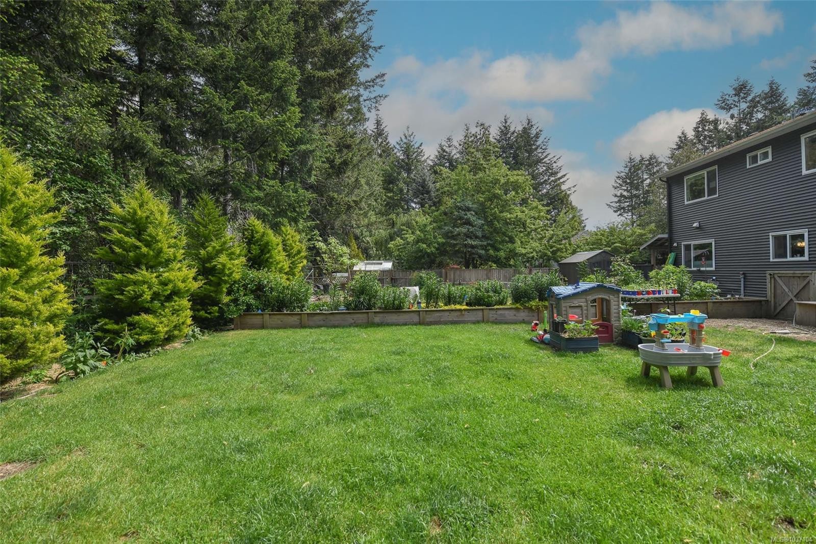 2126 Cypress Rd, Comox, BC