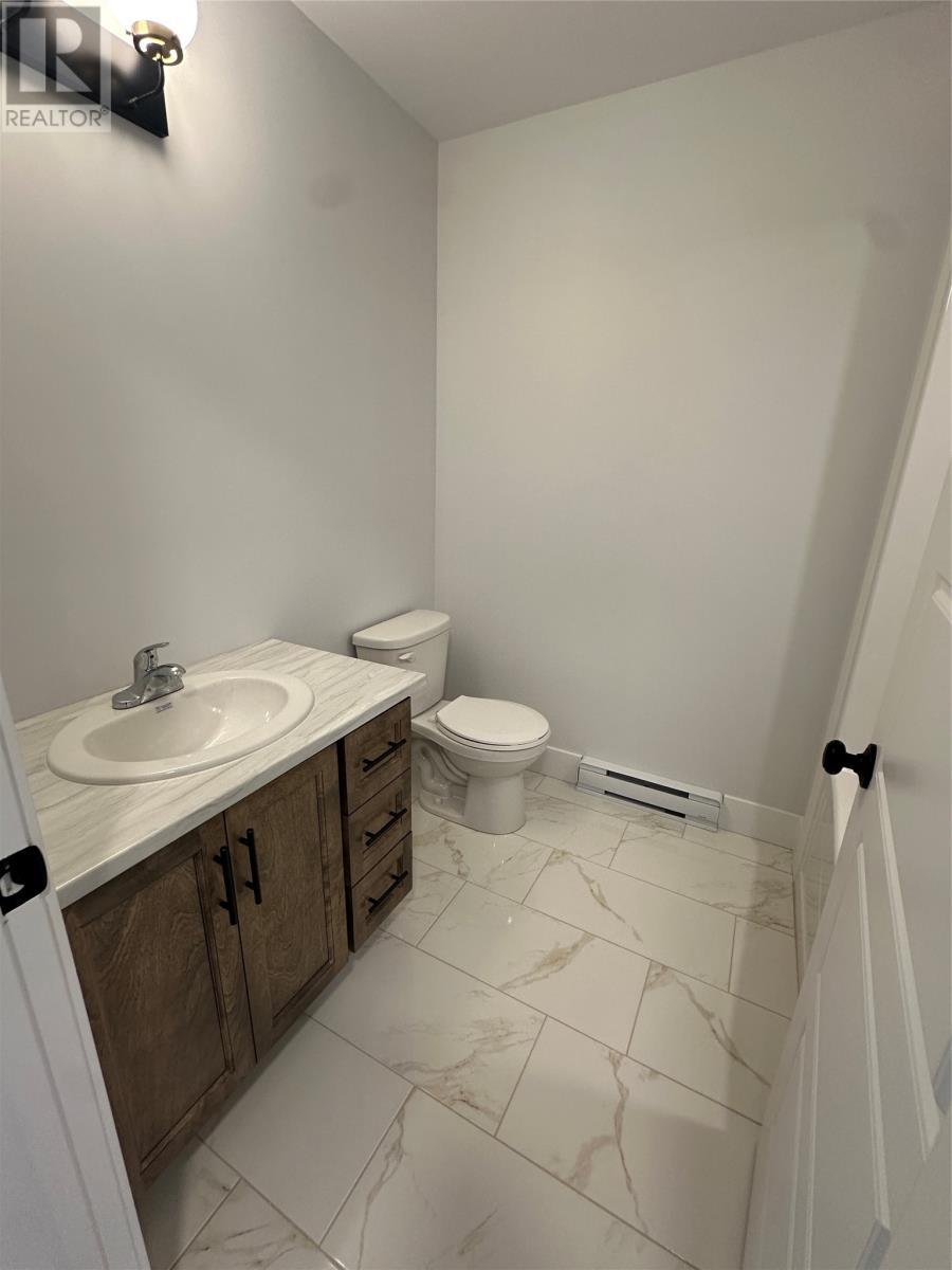 2 Knightsbridge Place, Paradise, NL - Indoor Photo Showing Bathroom