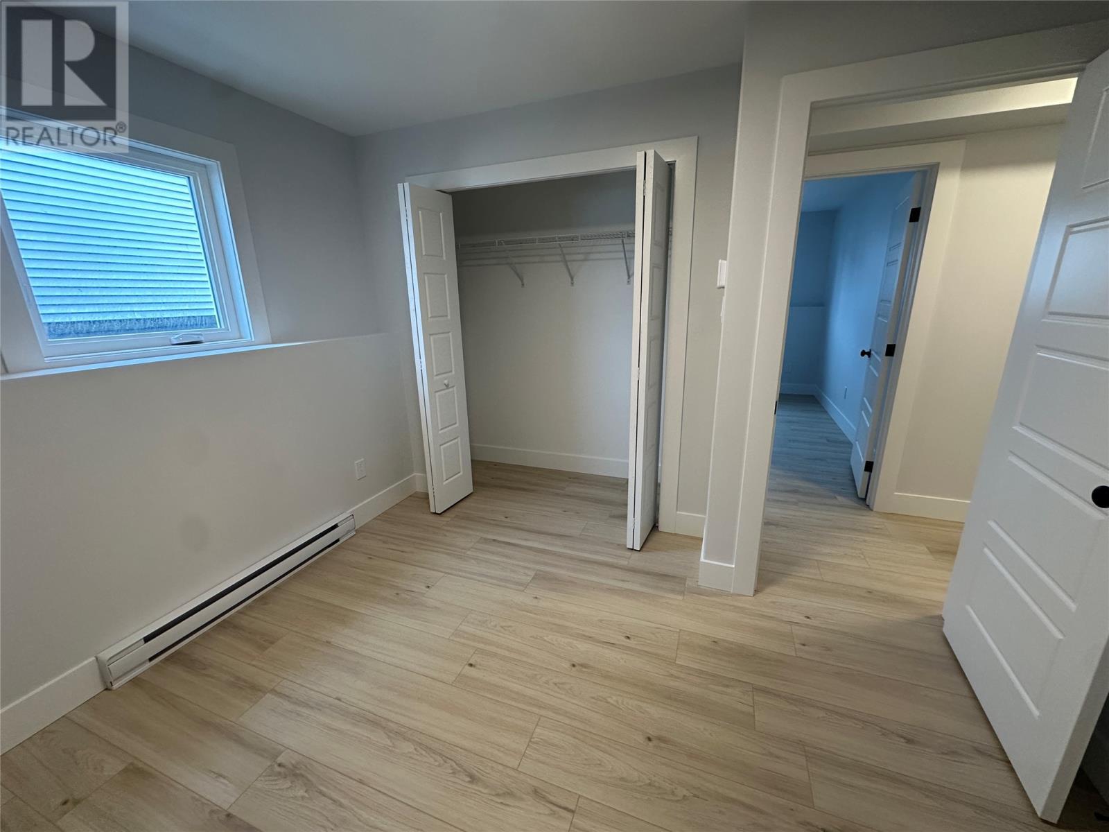 2 Knightsbridge Place, Paradise, NL - Indoor