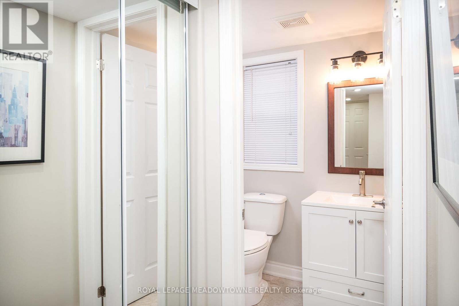 Convenient Main floor powder room - 23 Baggs Crescent, Cambridge, ON - Indoor Photo Showing Living Room