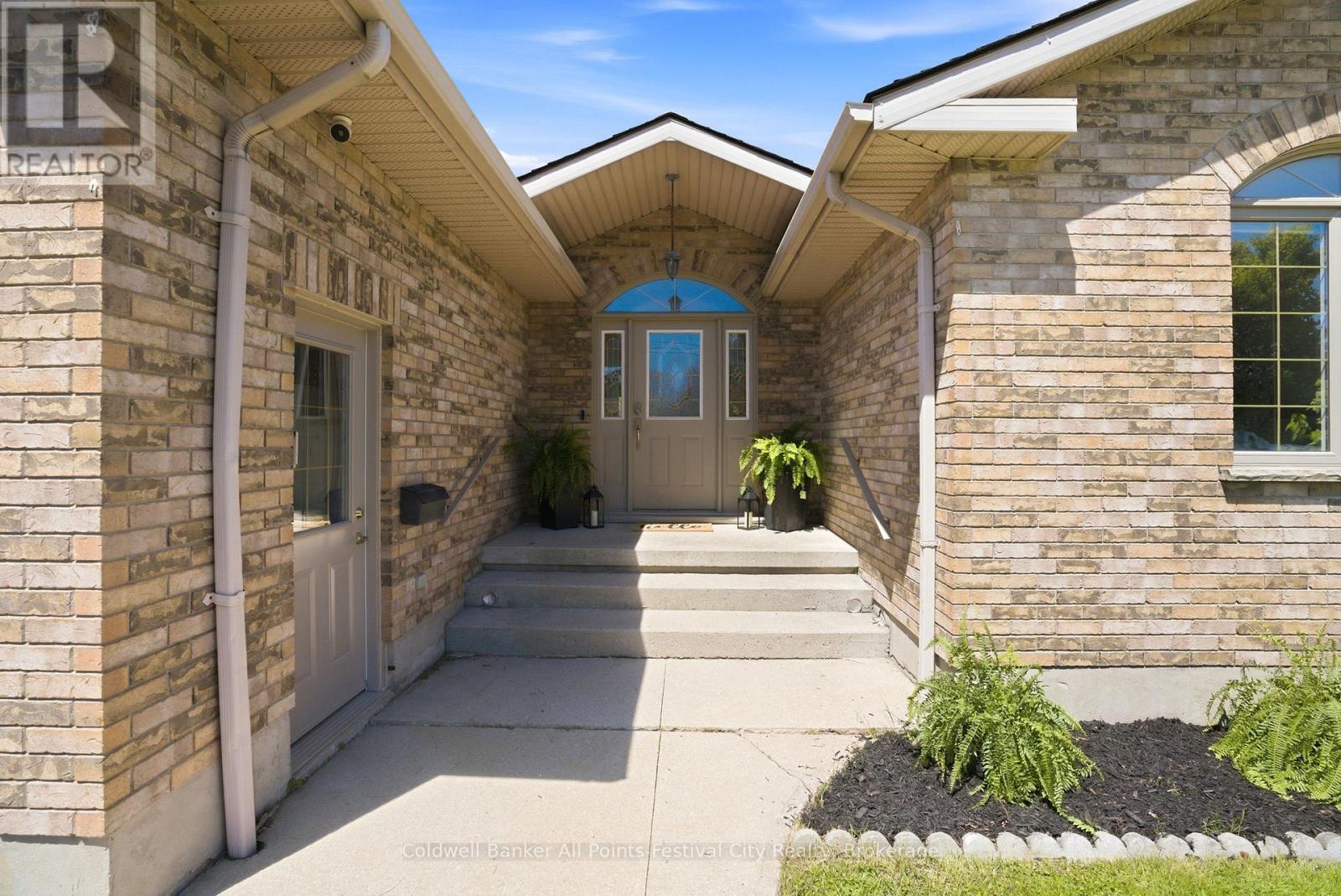 125 Picton Street E, Goderich (Goderich (Town)), ON - Outdoor