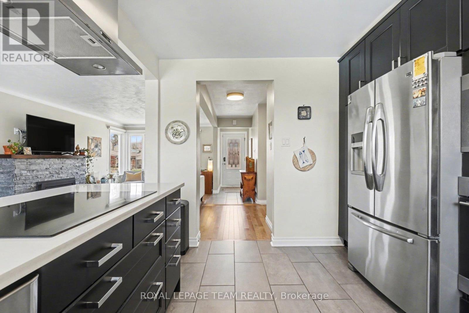 2149 Dublin Avenue, Ottawa, ON - Indoor Photo Showing Kitchen