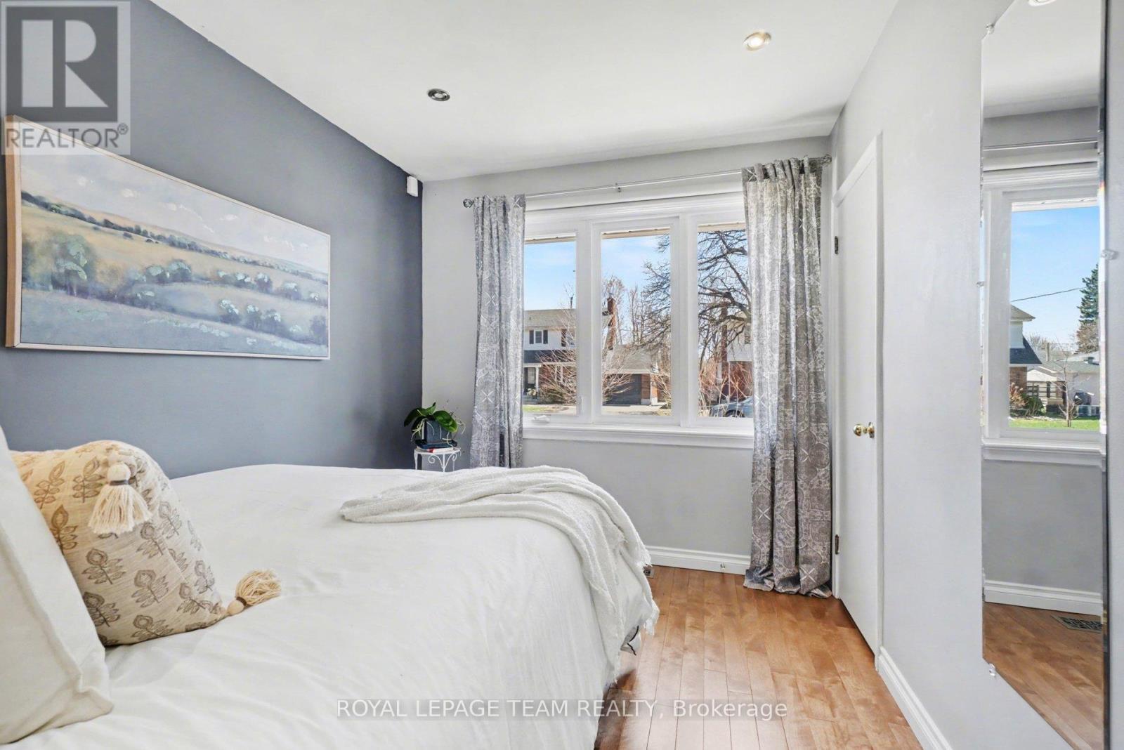 2149 Dublin Avenue, Ottawa, ON - Indoor Photo Showing Bedroom