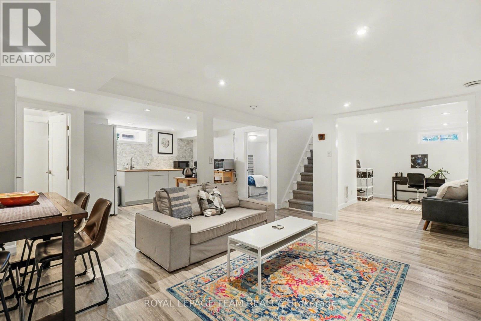2149 Dublin Avenue, Ottawa, ON - Indoor Photo Showing Living Room