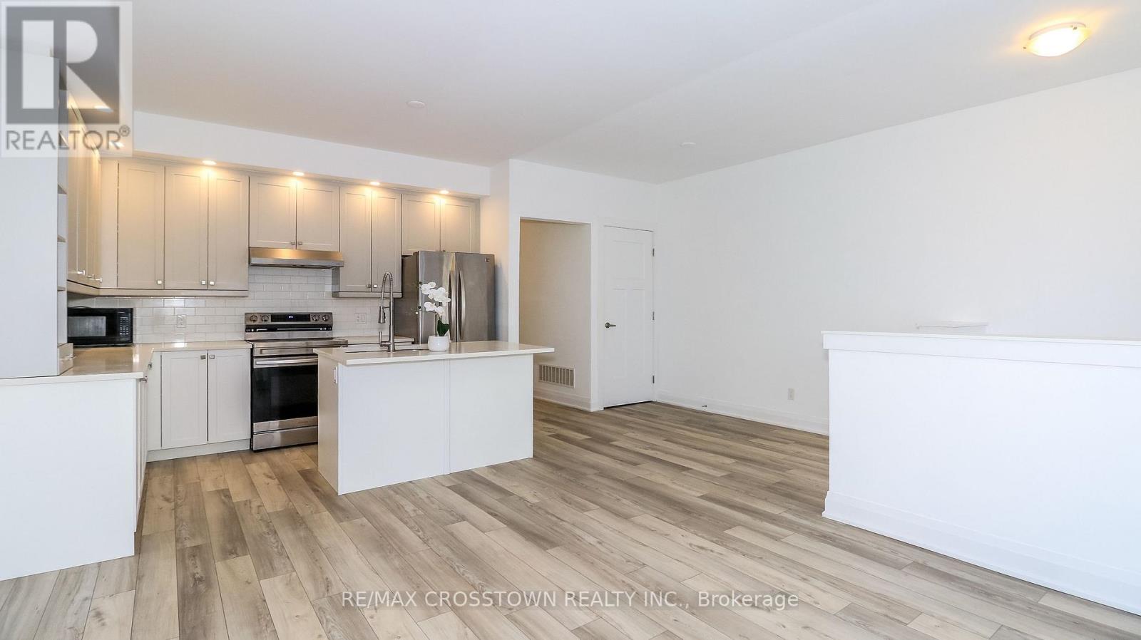 3 Julia Crescent, Midland, ON - Indoor Photo Showing Kitchen With Stainless Steel Kitchen
