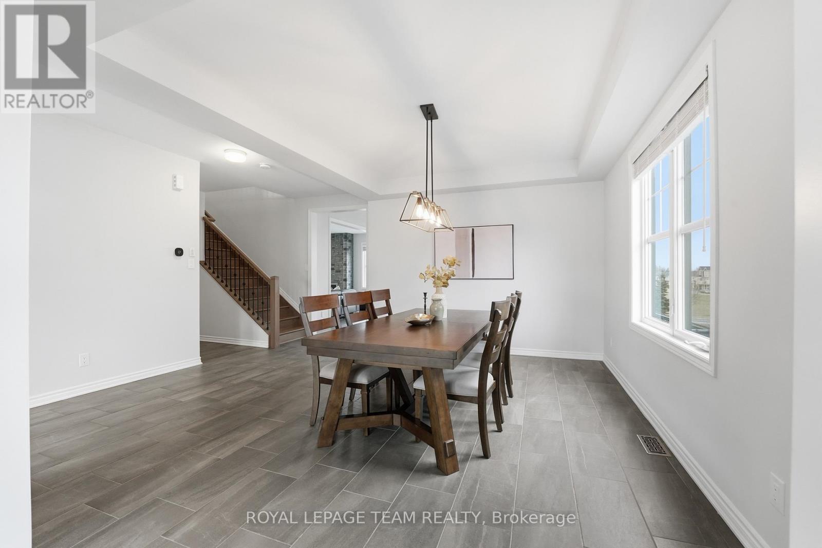 643 Rye Grass Way, Ottawa, ON - Indoor Photo Showing Dining Room