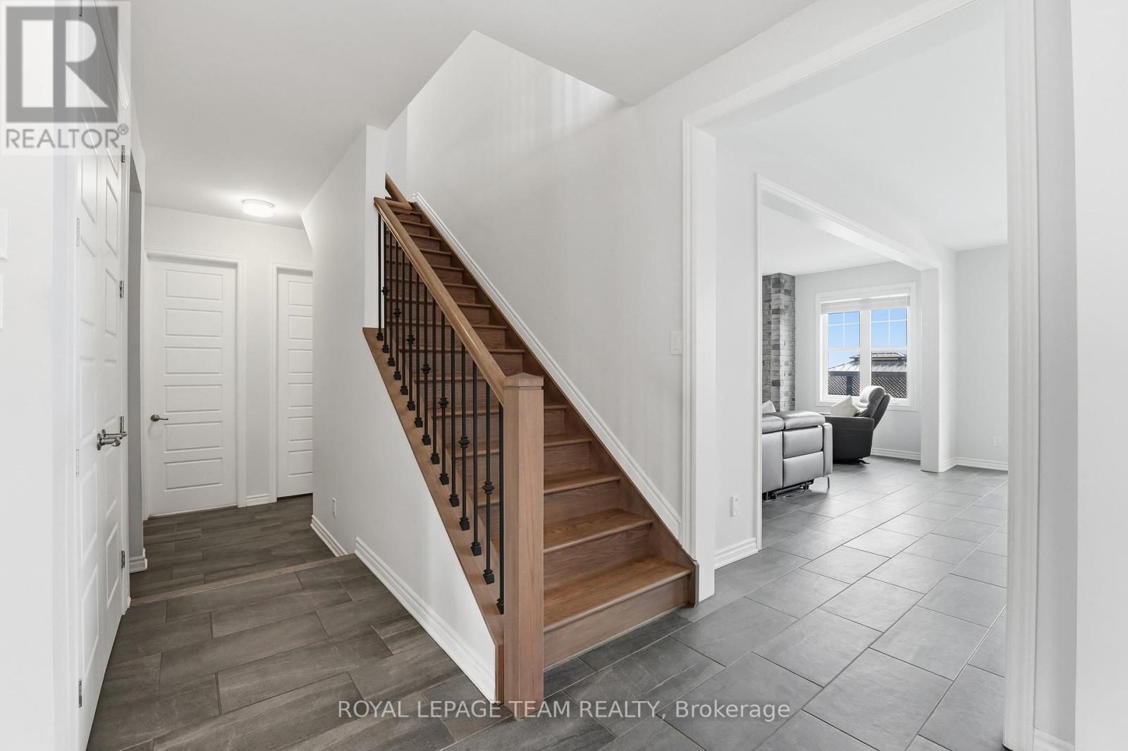 643 Rye Grass Way, Ottawa, ON - Indoor Photo Showing Other Room