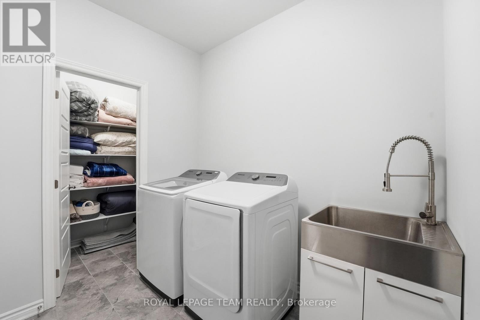 643 Rye Grass Way, Ottawa, ON - Indoor Photo Showing Laundry Room
