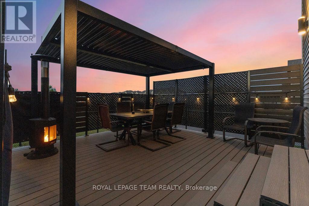 643 Rye Grass Way, Ottawa, ON - Outdoor With Deck Patio Veranda With Exterior