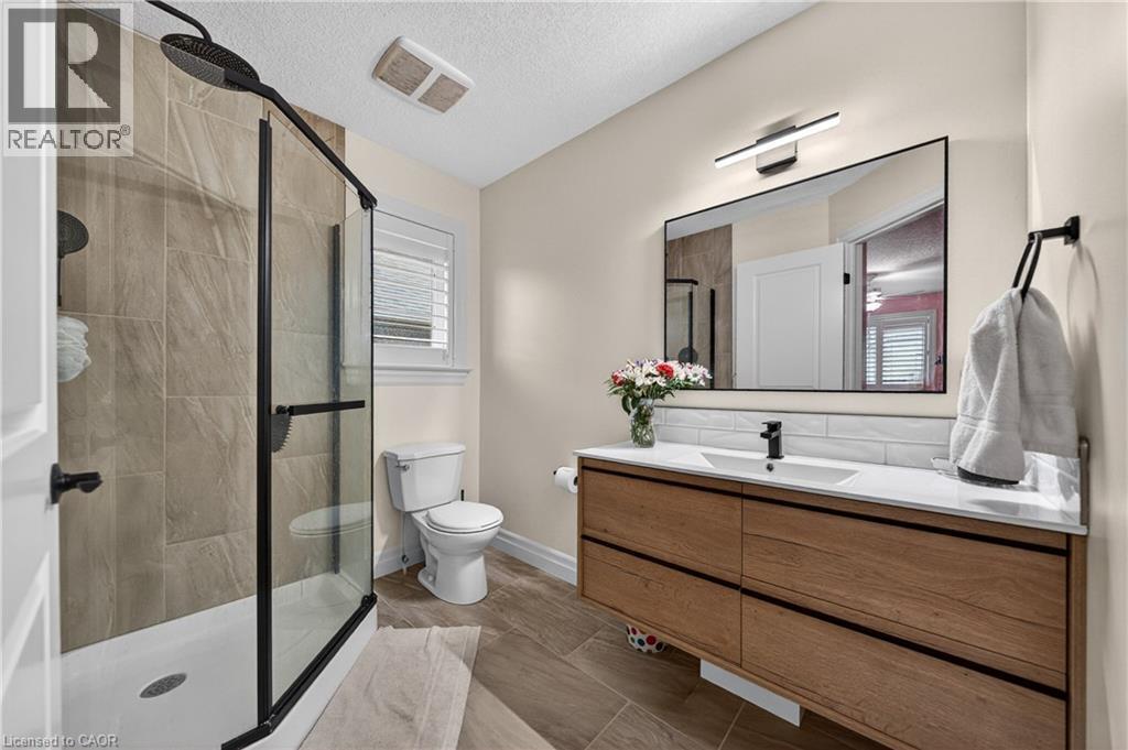 245 Joseph Schoerg Crescent, Kitchener, ON - Indoor Photo Showing Bathroom