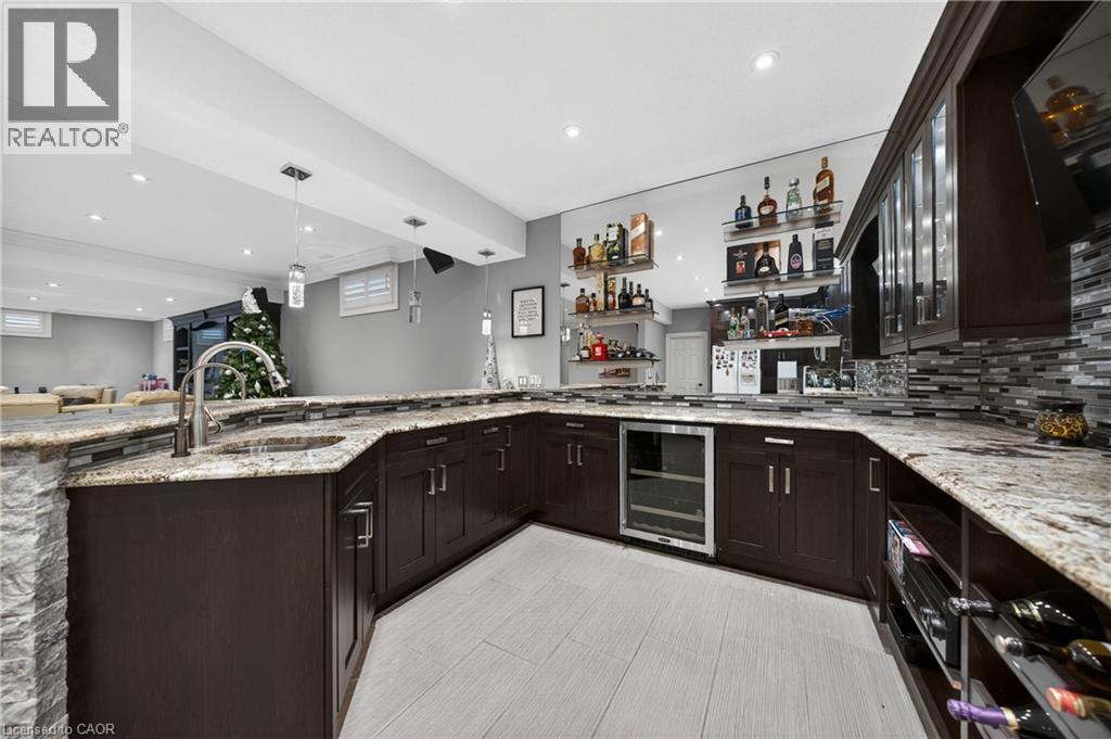 245 Joseph Schoerg Crescent, Kitchener, ON - Indoor Photo Showing Kitchen With Upgraded Kitchen