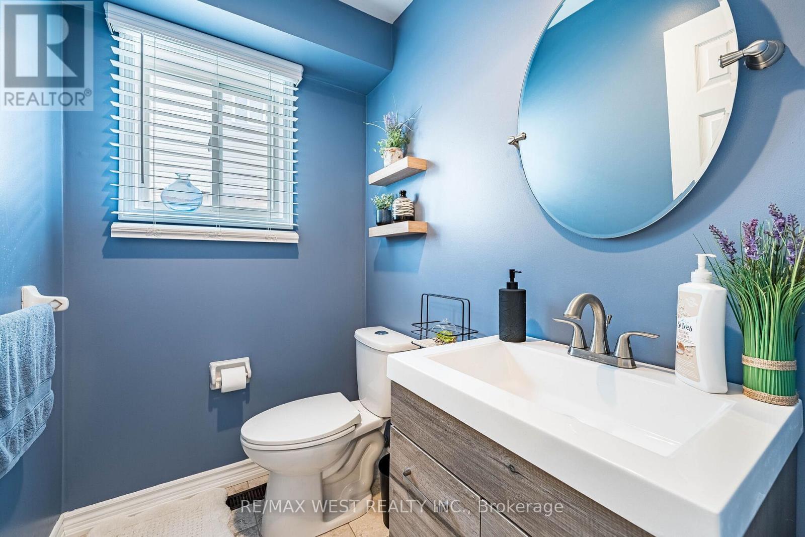 5 Moir Crescent, Barrie, ON - Indoor Photo Showing Bathroom