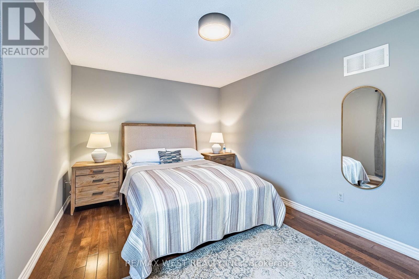 5 Moir Crescent, Barrie, ON - Indoor Photo Showing Bedroom