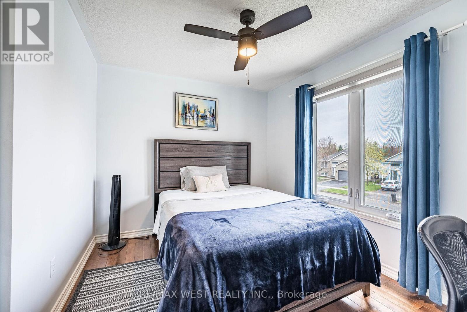 5 Moir Crescent, Barrie, ON - Indoor Photo Showing Bedroom