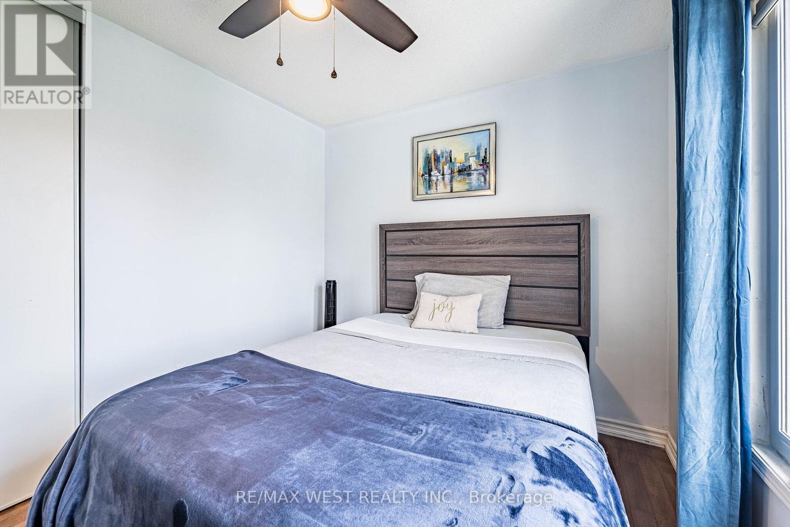 5 Moir Crescent, Barrie, ON - Indoor Photo Showing Bedroom