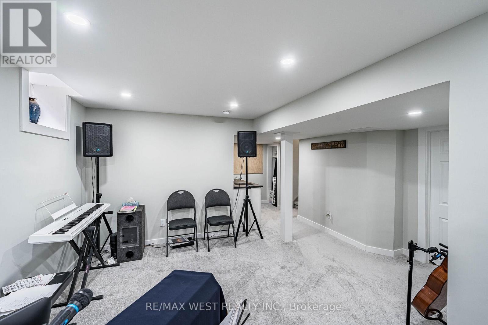 5 Moir Crescent, Barrie, ON - Indoor