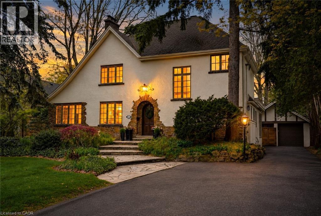 3081 Balmoral Avenue, Burlington, ON - Outdoor