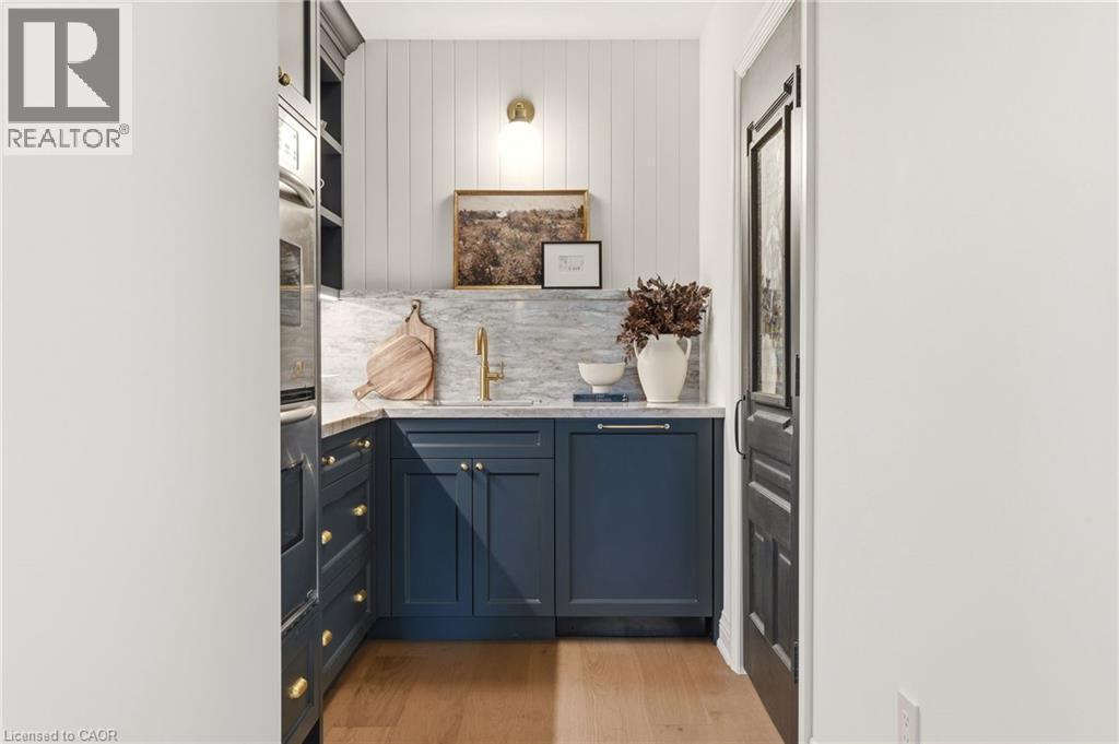 3081 Balmoral Avenue, Burlington, ON - Indoor Photo Showing Kitchen