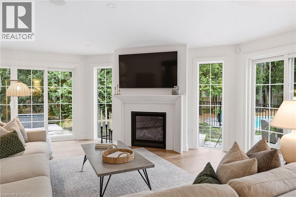 3081 Balmoral Avenue, Burlington, ON - Indoor Photo Showing Living Room With Fireplace