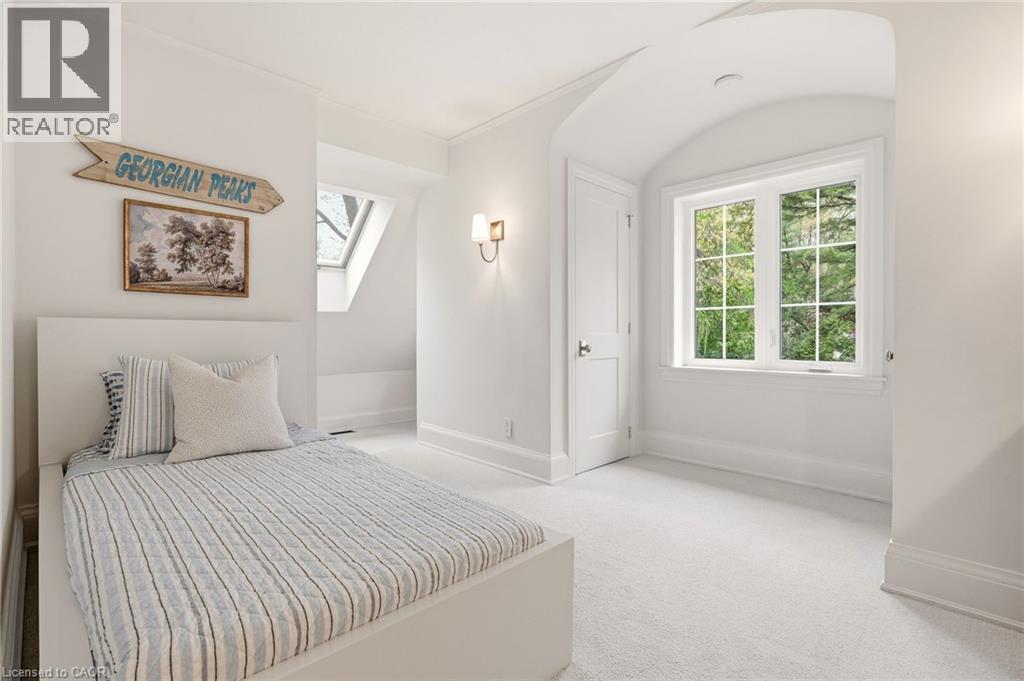 3081 Balmoral Avenue, Burlington, ON - Indoor Photo Showing Bedroom