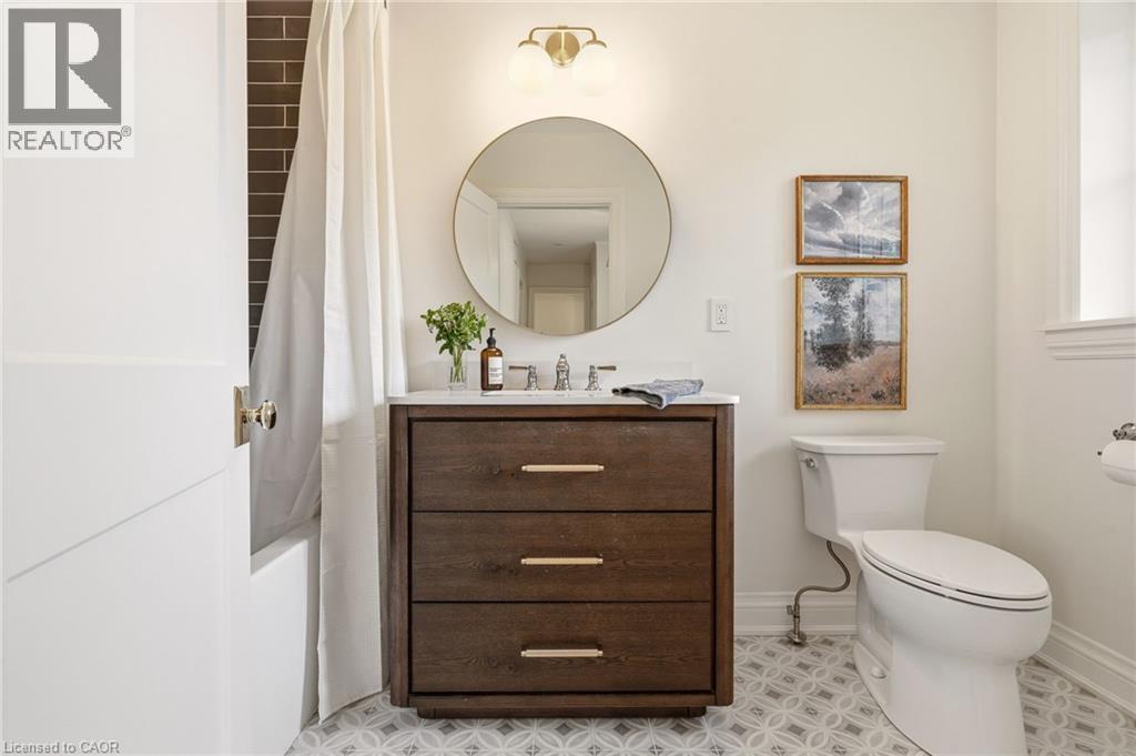 3081 Balmoral Avenue, Burlington, ON - Indoor Photo Showing Bathroom