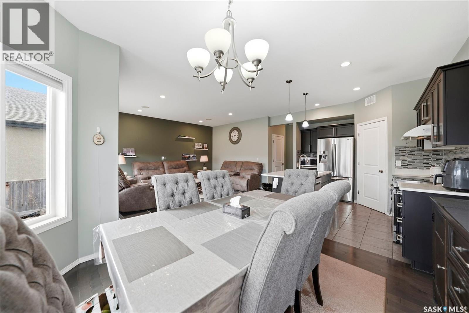 519 Rempel Manor, Saskatoon, SK - Indoor Photo Showing Dining Room
