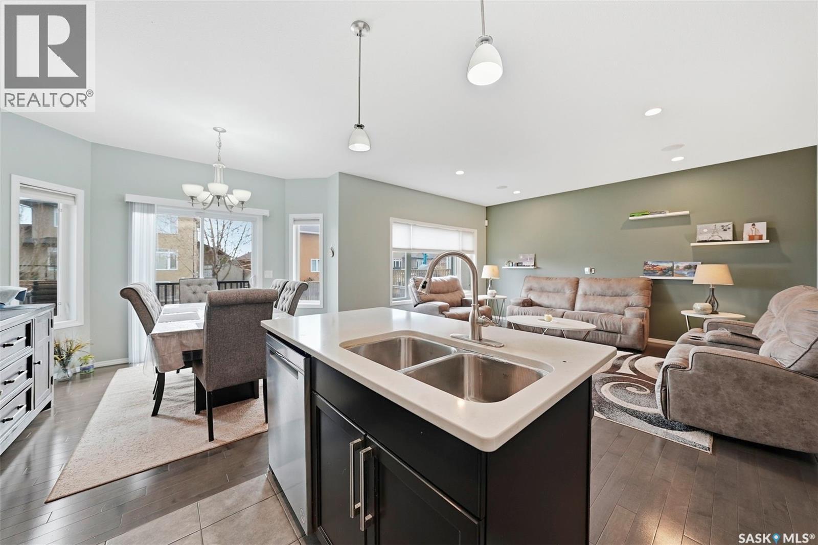 519 Rempel Manor, Saskatoon, SK - Indoor
