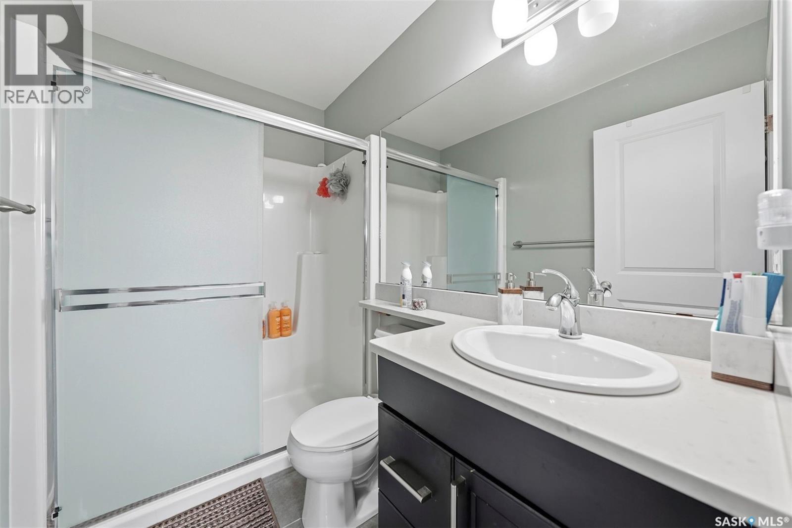 519 Rempel Manor, Saskatoon, SK - Indoor Photo Showing Bathroom