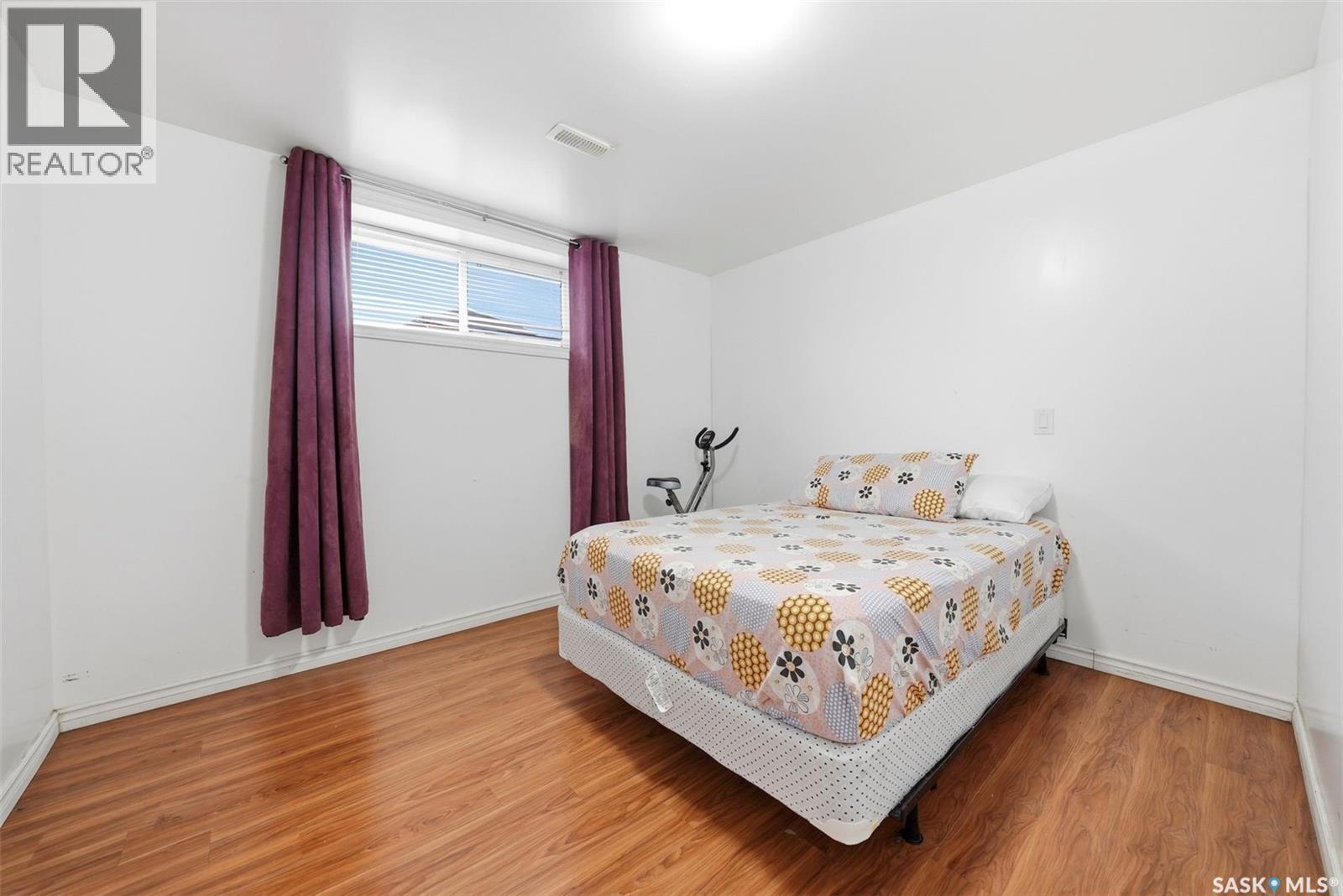 519 Rempel Manor, Saskatoon, SK - Indoor Photo Showing Bedroom