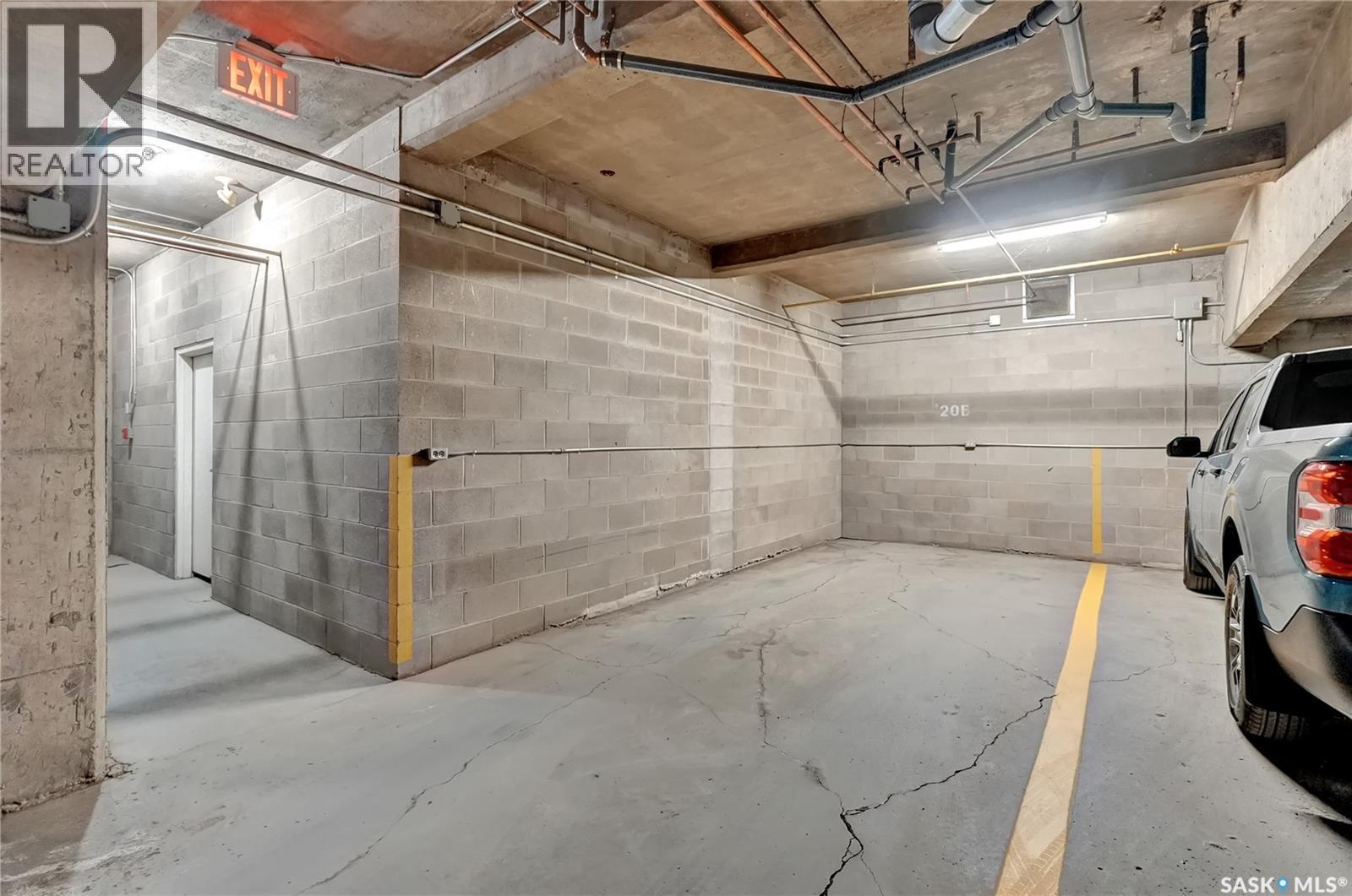 201 2315 Cornwall Street, Regina, SK - Indoor Photo Showing Garage
