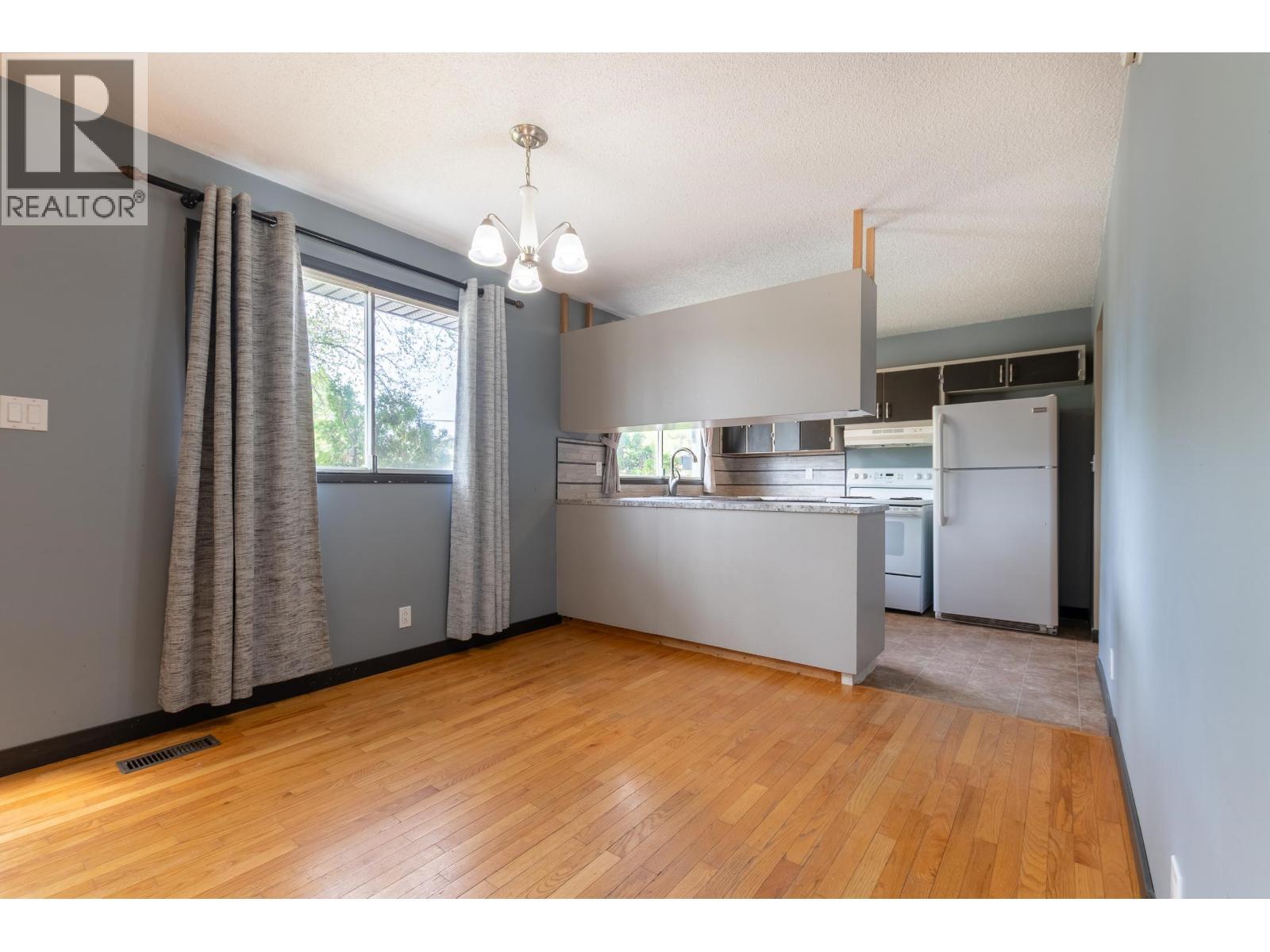 4608 Crocus Crescent, Prince George, BC - Indoor Photo Showing Kitchen