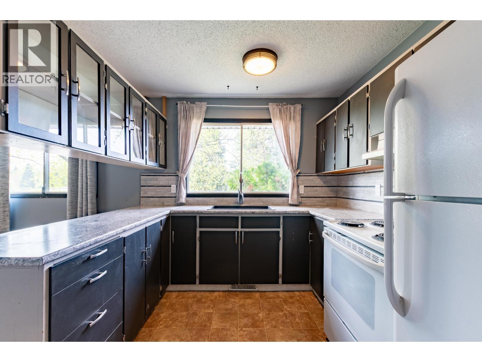 4608 Crocus Crescent, Prince George, BC - Indoor Photo Showing Kitchen