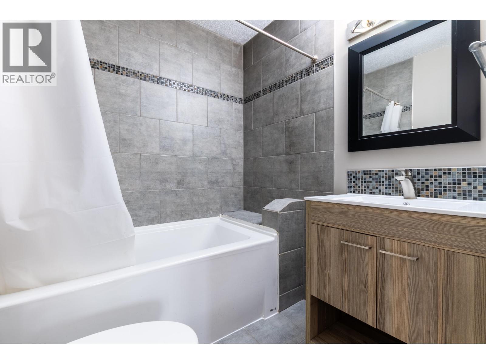4608 Crocus Crescent, Prince George, BC - Indoor Photo Showing Bathroom